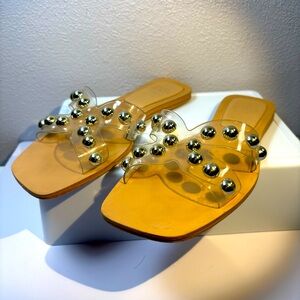 Zara Tan Sandals with Silver Studs size 5
(35)